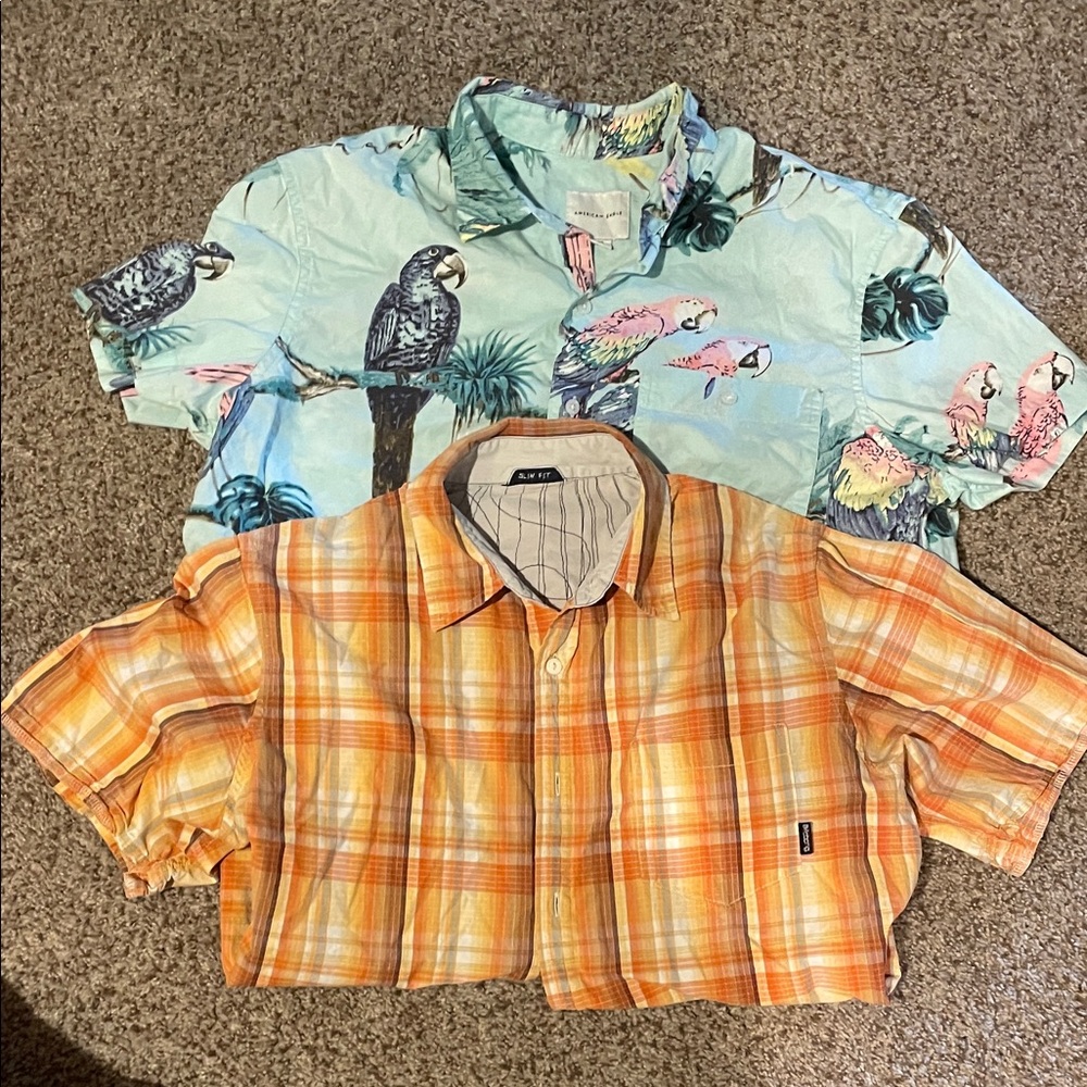 Men's Short Sleeve Button-Up Shirts - Tropical Parrot & Orange Plaid